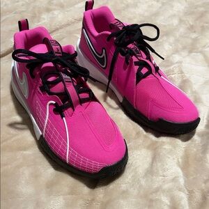 Nike Air Zoom GT CUT 3 GS. Fuchsia Pink Athletic Sneakers 7Y / Women 8.5. NWOT